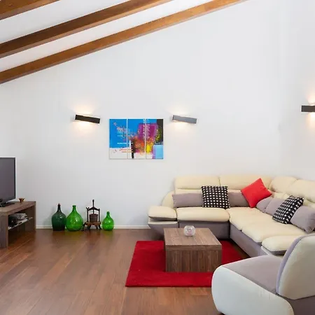 Ferienhaus In Mit Privatem Pool Dom wakacyjny
