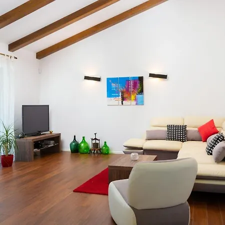 Ferienhaus In Mit Privatem Pool *