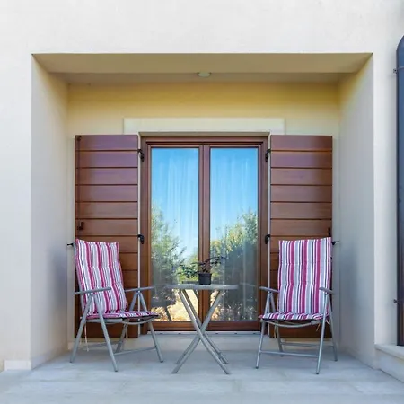 Ferienhaus In Mit Privatem Pool Hébergement de vacances *